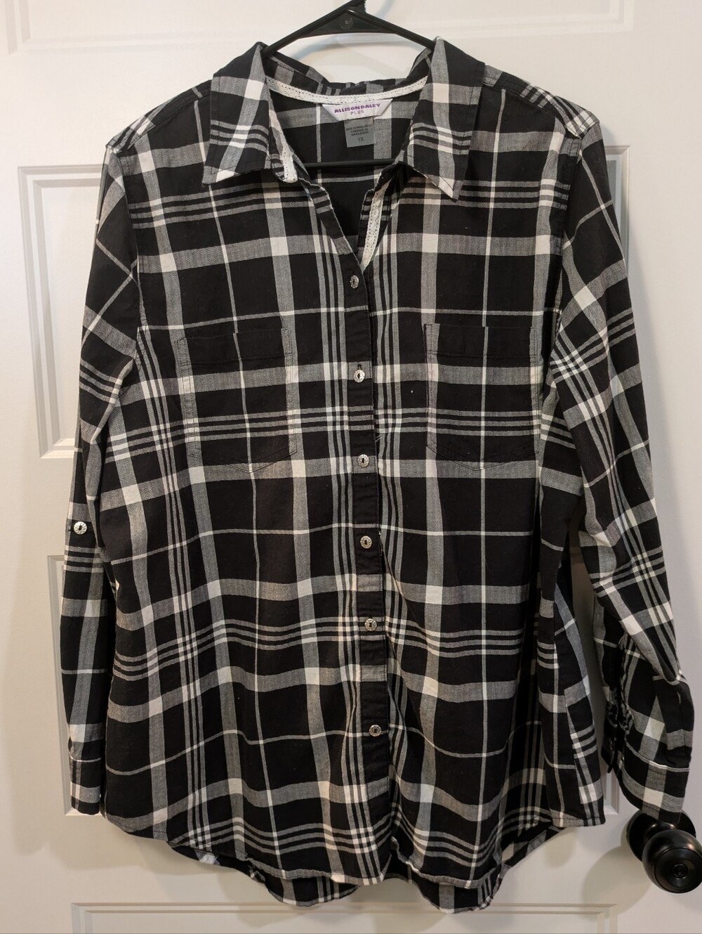🔴3/$15 Allison Daley Plus Black and White Plaid top